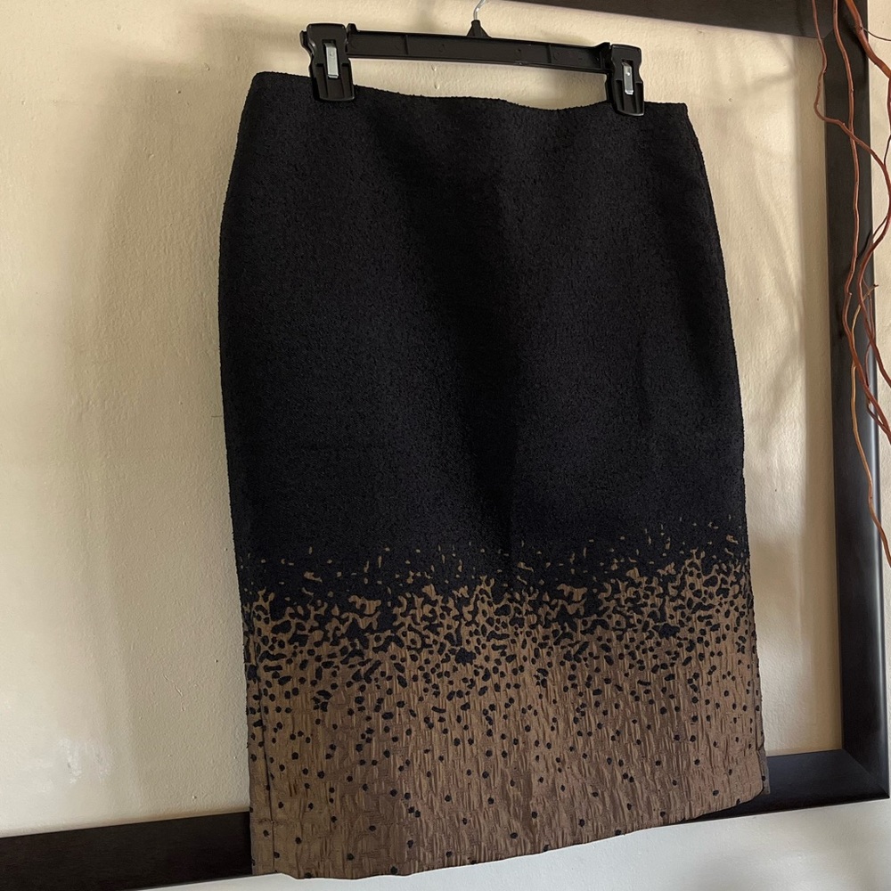 Ann Taylor black dark gold crinkle fabric bottom detail skirt - Picture 1 of 9